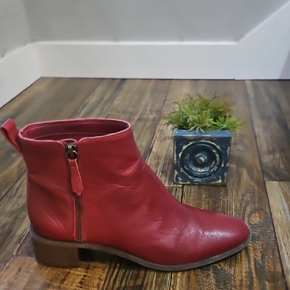 Copper Key Women's Crimson Red Leather Ankle Booties‎ (Made In Brazil) Size 7 - Picture 11 of 12